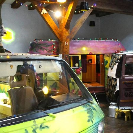Urban Van Glamping Riga Eksteriør bilde